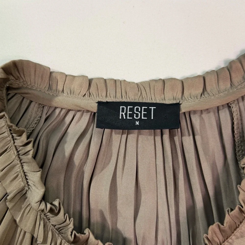 RESET Pleated Tiered Maxi Dress Medium Taupe Mushroom Satin‎ Flutter Sleeve Boho